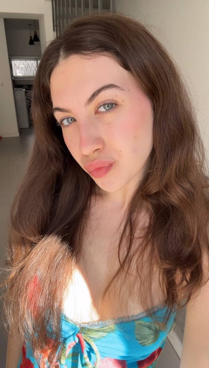 Nude girl Amber in Luoyang