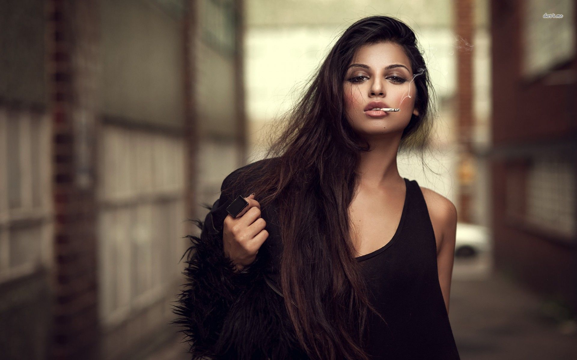 A playful frame from Sassy girls — online in Luoyang