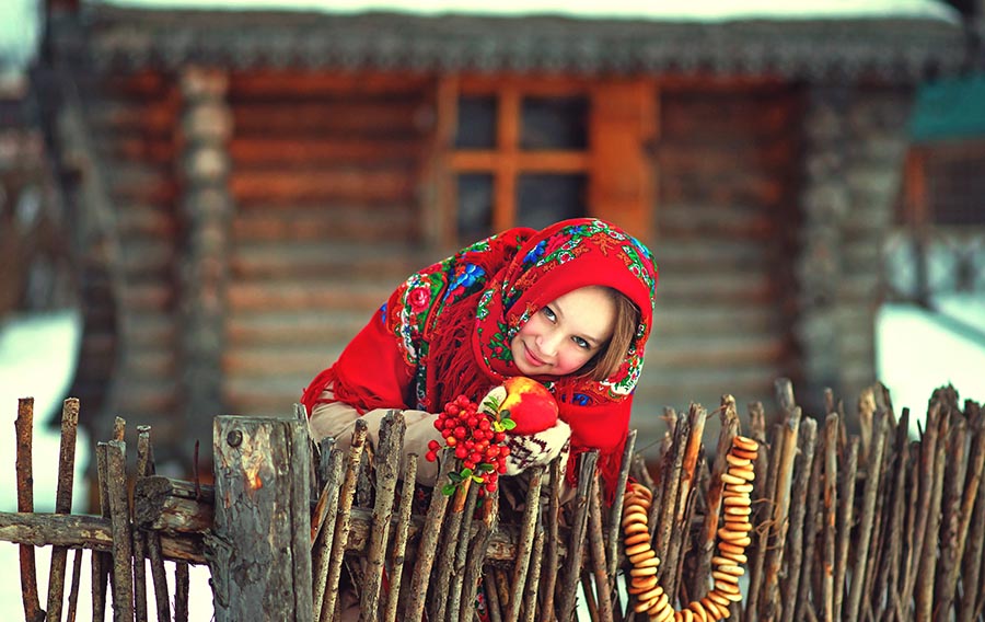 Sexy girl Women in Slavic costumes in Luoyang