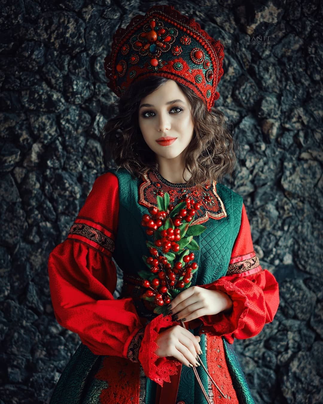 Nude girl Women in Slavic costumes in Luoyang