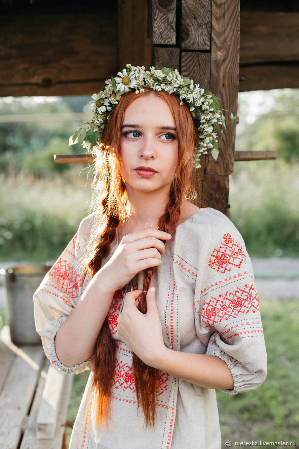 A playful frame from Girls in Slavic costumes — online in Luoyang