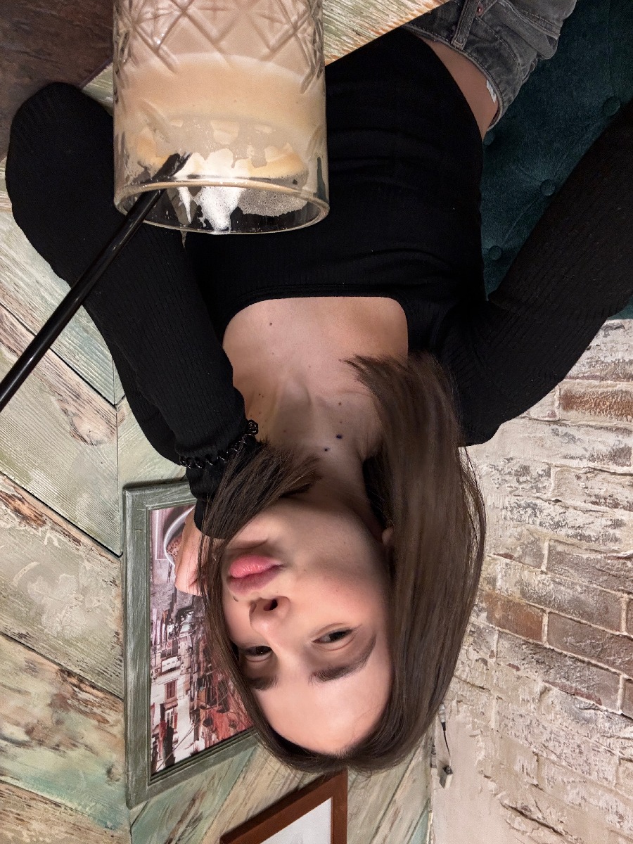 Fresh photos, fresh mood — Tina online in Luoyang